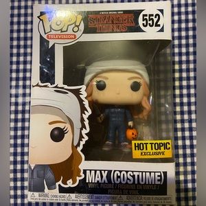 Max (Costume) Pop